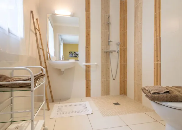 Familial Au Coeur De La Vallee Du Don Avec Jardin Clos, Activites Et Equipements Complets - Fr-1-306-1107