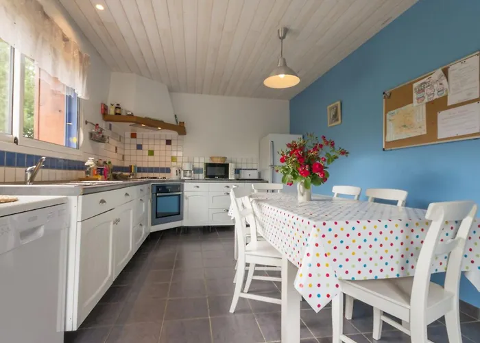 Familial Au Coeur De La Vallee Du Don Avec Jardin Clos, Activites Et Equipements Complets - Fr-1-306-1107 Nyaraló